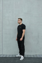 Laden Sie das Bild in den Fotogalerie-Viewer, T-Shirt schwarz mit Rücken print - unisex
