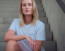 Laden Sie das Bild in den Fotogalerie-Viewer, T-Shirt weiß - unisex
