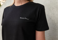 Laden Sie das Bild in den Fotogalerie-Viewer, T-Shirt schwarz - unisex
